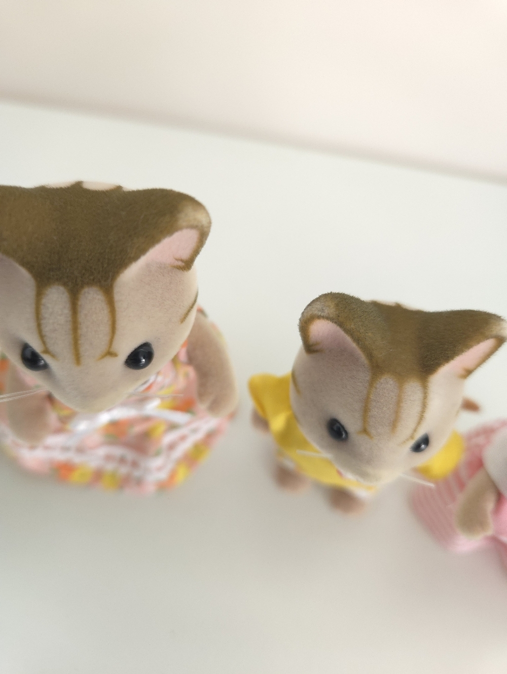 Calico Critters Sylvanian Families Sandy Cat Family Figures - Picture 7 of 15